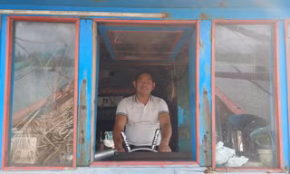 Người đàn ông kể giây phút sinh tử, bất chấp sóng lớn đưa tàu cá ra cứu ngư dân bị chìm ghe