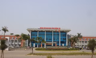 Hai bé đuối nước ở suối, một em tử vong
