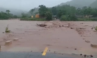 Quảng Trị huy động lực lượng tìm kiếm người bị lũ cuốn mất tích