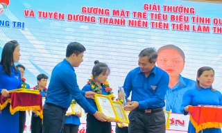 Trao giải Gương mặt trẻ Quảng Trị tiêu biểu và tuyên dương thanh niên tiên tiến làm theo lời Bác