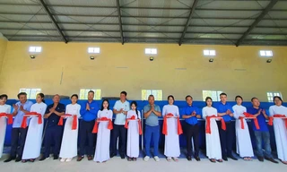 Bàn giao bể bơi cho học sinh vùng lũ ở Quảng Trị