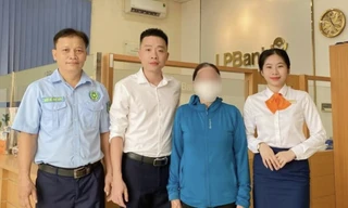 Cụ bà suýt mất 3 sổ tiết kiệm vì tin lời nhóm lừa đảo trên mạng