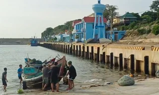 Huyện đảo Cồn Cỏ gấp rút ứng phó áp thấp nhiệt đới mạnh lên thành bão