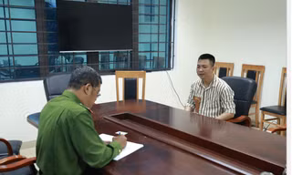 Đối tượng cầm đầu vụ cưỡng đoạt lô gỗ tiền tỷ ra đầu thú