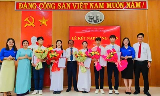 71 học sinh tuổi 18 ở Quảng Trị được kết nạp Đảng đúng dịp kỷ niệm ngày sinh Bác Hồ