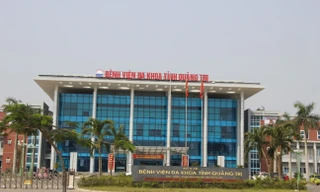 Quảng Trị 'trả nợ' kinh phí hỗ trợ đào tạo sau đại học cho y bác sĩ