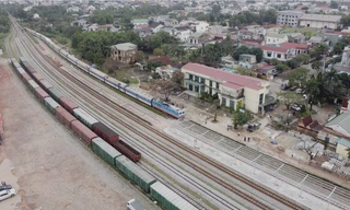 Sáp nhập Quảng Bình, Quảng Trị: Cán bộ đi làm bằng tàu hỏa hằng ngày 