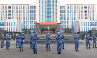 Chiến sĩ Bộ Tư lệnh Cảnh sát biển nhảy điệu 'Ghen cô Vy' tuyên truyền chống dịch