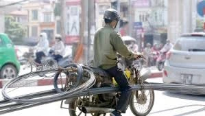 Những chiếc xe 'thây ma' ngang nhiên lưu thông trên đường phố