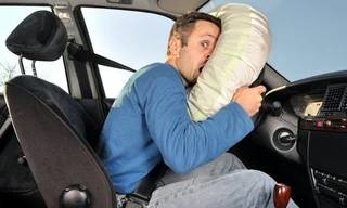 Túi khí trên ô tô có tác dụng gì?