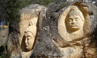 Những khuôn mặt khổng lồ trong rừng ở Tây Ban Nha