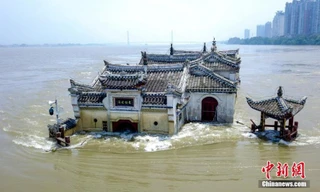 Quan Âm Các - chùa 700 tuổi đứng vững giữa lũ Trường Giang