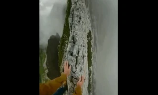 Bủn rủn chân tay khi đi trên mép núi rộng chưa bằng 1 bàn chân