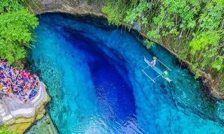 Dòng sông không có nguồn, nước trong vắt hút dân khám phá