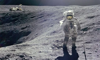 Bao nhiêu người từng dạo bước trên Mặt Trăng?