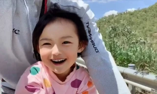 Bố đạp xe 4.000 km đưa con gái đi phượt Tây Tạng