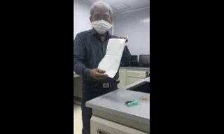 Bác sĩ hướng dẫn cách tự chế khẩu trang ngừa virus corona rất đơn giản