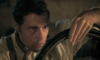 Bánh xe bơm hơi ra đời như thế nào?