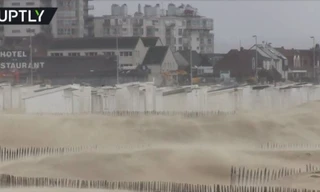 Châu Âu ‘căng mình’ đối phó với sức mạnh dữ dội của siêu bão Ciara