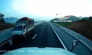 Xe tải ngang nhiên đi ngược chiều trên cao tốc Bắc Giang - Lạng Sơn