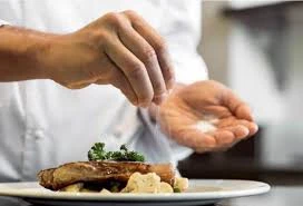 Thói quen ăn quá mặn gây hại như thế nào?