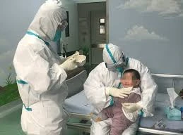 Trẻ em nhiễm Covid-19 ở Việt Nam được điều trị thế nào?