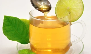 Lợi ích khi uống một cốc nước chanh mật ong vào buổi sáng