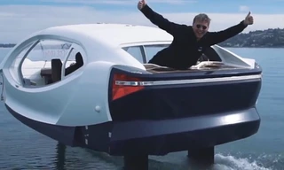 Taxi điện cánh ngầm chạy dưới nước đầu tiên trên thế giới