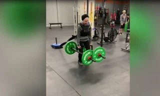 Cụ bà 73 tuổi siêu khỏe hăng say tập gym 6 lần một tuần