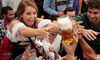 Lễ hội bia lớn nhất thế giới ở Đức tạm hủy vì COVID-19