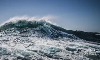 Sóng dữ, biển động ở nơi tận cùng thế giới