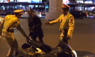 Người vi phạm phản ứng đo nồng độ cồn