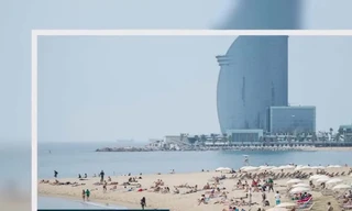 Du khách ngã từ ban công tầng 7, đè chết người ở dưới