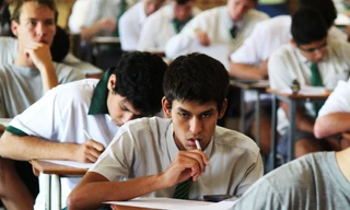 COVID-19 ảnh hưởng đến kì thi tốt nghiệp THPT, Đại học ở các quốc gia khác như thế nào?