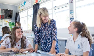 Khó nhằn và cao siêu, vậy điều gì giúp môn Khoa học “được lòng” teen New Zealand?