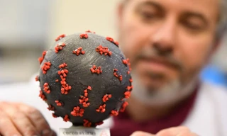 Nghịch lý mùa dịch: Xấu như bánh Corona mà người mua đầy còn F.A xinh và thông minh vẫn ế?