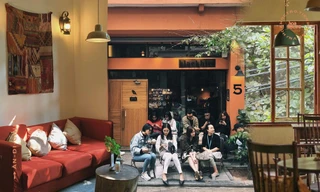 Cà phê Hà Nội: Hẹn hò trong không gian ấm cúng và bình yên đến lạ giữa lòng phố cổ