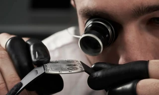 Chiếc đồng hồ mỏng nhất thế giới, giá hơn 45 tỷ đồng được tạo ra thế nào?