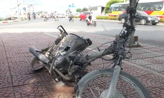 Chiếc xe Dream cháy trơ khung