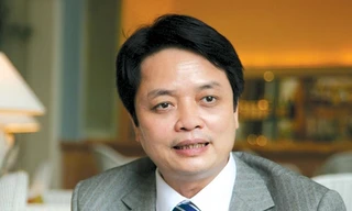 Ông Nguyễn Đức Hưởng - Chủ tịch LienVietPostBank đã bán quyền mua hơn 83.000 cổ phiếu cho CBNV ngân hàng