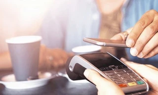 Xu hướng số hóa các lĩnh vực tài chính là sức ép khiến các ngân hàng phải thay đổi kinh doanh truyền thống