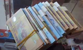 Xử lý cán bộ ngân hàng trục lợi đổi tiền mới, tiền lẻ