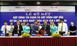 Đại diện ABBANK , EVN và các NHTM rót vốn tài trợ tại lễ ký kết.