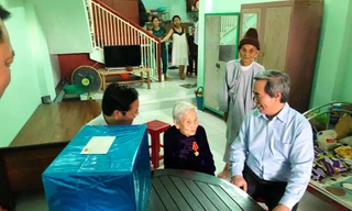 Trưởng Ban Kinh tế TƯ làm việc với Lọc hoá dầu Bình Sơn