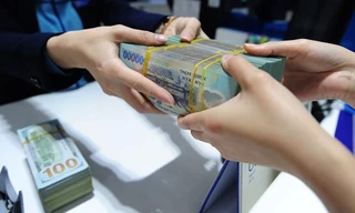 Ngân hàng cho 'vay nóng' tới 30 triệu đồng trong ngày để 'xóa' tín dụng đen