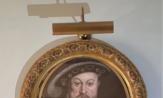 Tình cờ tìm thấy bức chân dung thất lạc của Vua Henry... trên mạng xã hội 