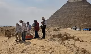 Cấu trúc hình chữ L bí ẩn được tìm thấy gần kim tự tháp Giza của Ai Cập 
