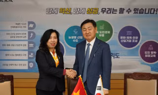 Thứ trưởng Bộ Ngoại giao Lê Thị Thu Hằng thăm, làm việc tại Hàn Quốc 