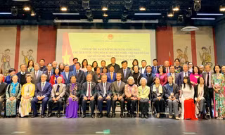 Tổng Bí thư, Chủ tịch nước Tô Lâm gặp gỡ cộng đồng người Việt Nam tại Pháp