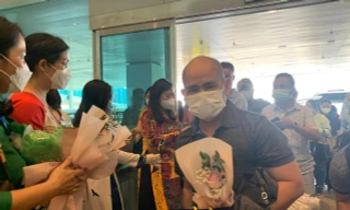 Khánh Hoà đón đoàn khách du lịch quốc tế có “hộ chiếu vắc xin” vào ngày 25/11 vừa qua. Ảnh L.H